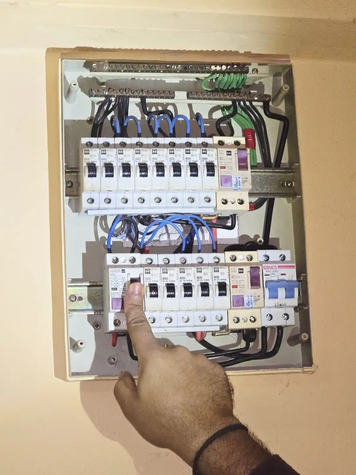 24 Hour Electrician Civasakthi Enterprise electrician in Taman Permata