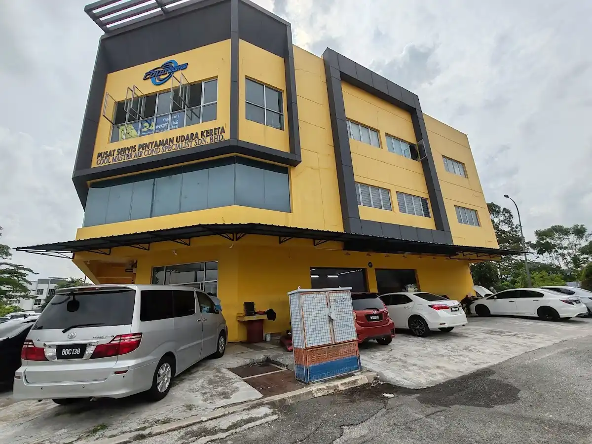 Cool Master Air Cond Specialist aircond service in Puchong