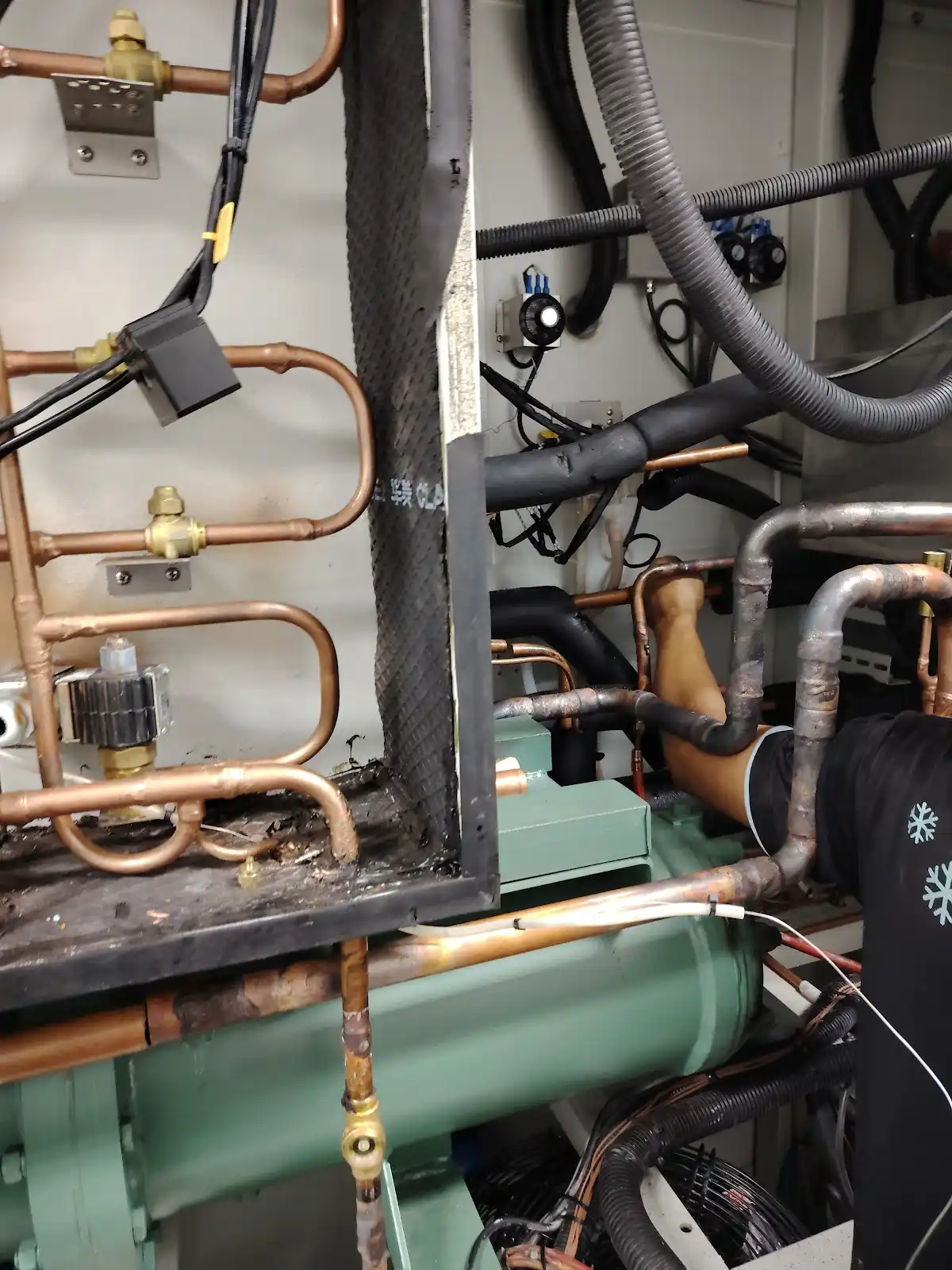 Triair Air Cond Service & Wiring aircond service in Johor Bahru